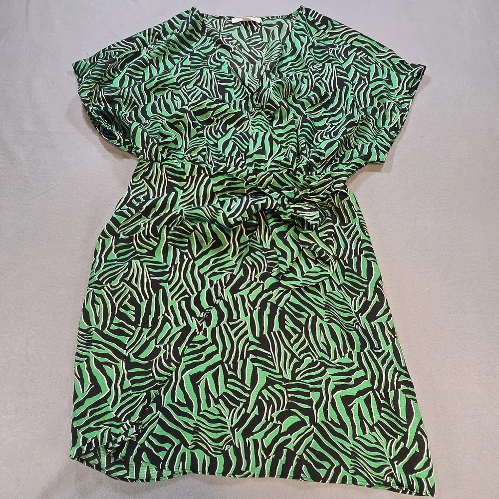 Michael Kors Green and‎ Black Leaf Print Wrap Dress Size Medium